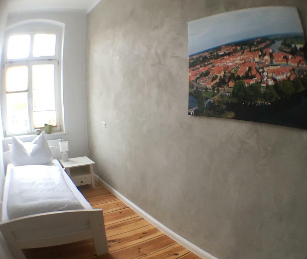 Das Bilderbuchcafe - Ferien - Apartment No 3 - Markt 7 Havelberg Exterior photo